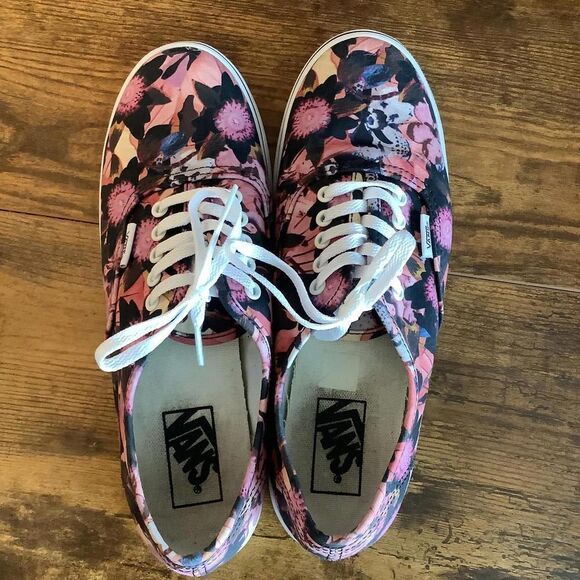 Vans Floral Print Sneakers - Stylish and Comfy - Picture 6 of 6